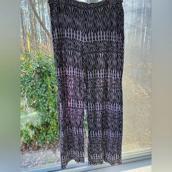 Cato Woman 14/16w black, gray and white diamond design stretchy pants wide leg - Picture 2 of 8